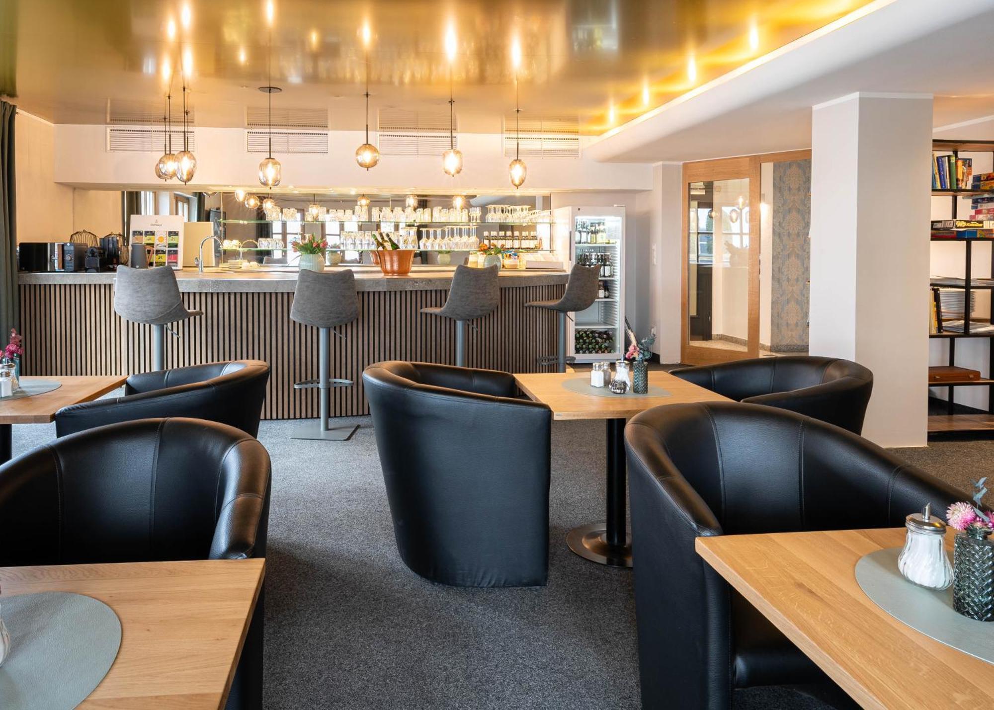 Sopherl Am See - Fruehstueck Auf Der Seeterrasse, Sehr Ruhig Und Wunderschoen Am See, 3 Minuten Nach Oberpfaffenhofen, Viele Radtouren, Restaurants & Cafes In Der Umgebung Weßling Εξωτερικό φωτογραφία