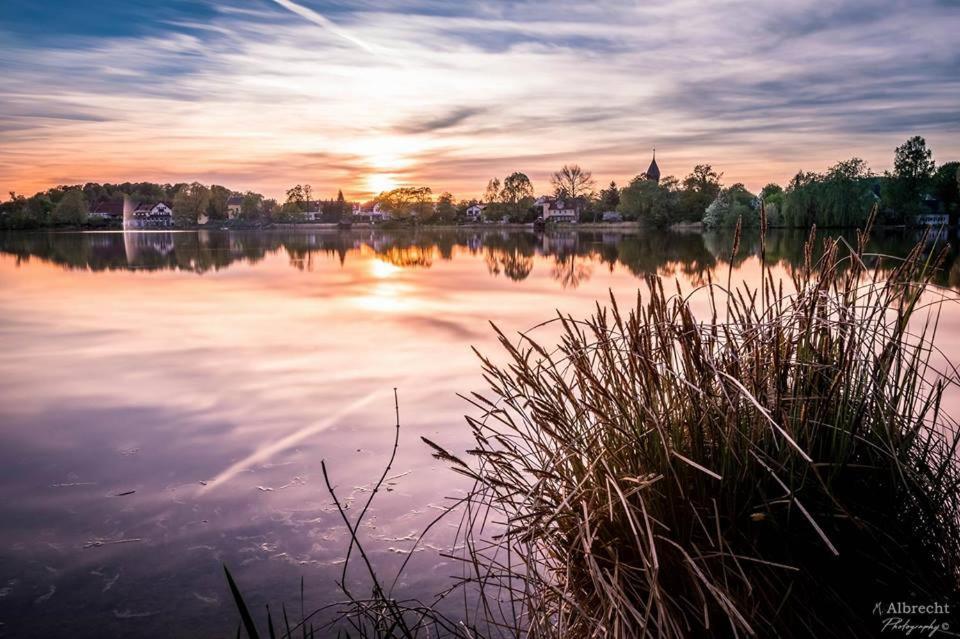Sopherl Am See - Fruehstueck Auf Der Seeterrasse, Sehr Ruhig Und Wunderschoen Am See, 3 Minuten Nach Oberpfaffenhofen, Viele Radtouren, Restaurants & Cafes In Der Umgebung Weßling Εξωτερικό φωτογραφία