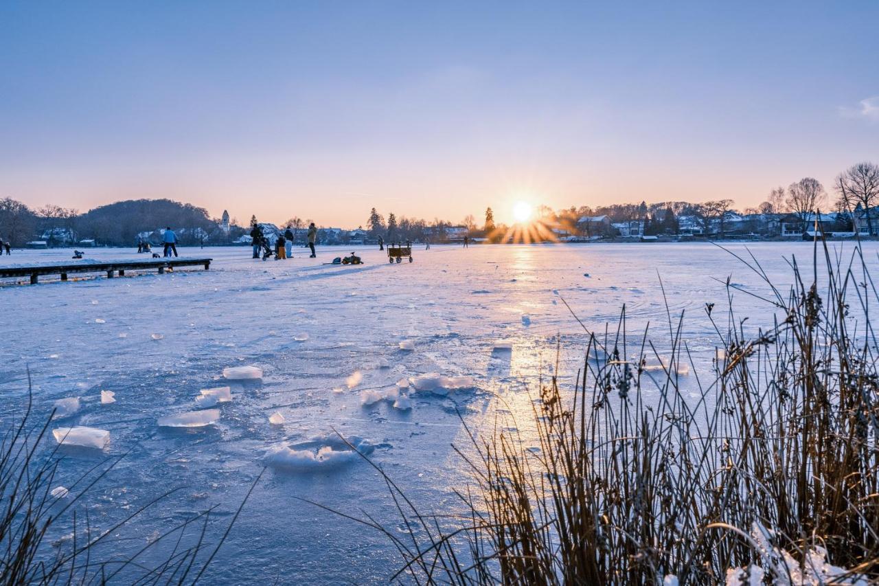 Sopherl Am See - Fruehstueck Auf Der Seeterrasse, Sehr Ruhig Und Wunderschoen Am See, 3 Minuten Nach Oberpfaffenhofen, Viele Radtouren, Restaurants & Cafes In Der Umgebung Weßling Εξωτερικό φωτογραφία