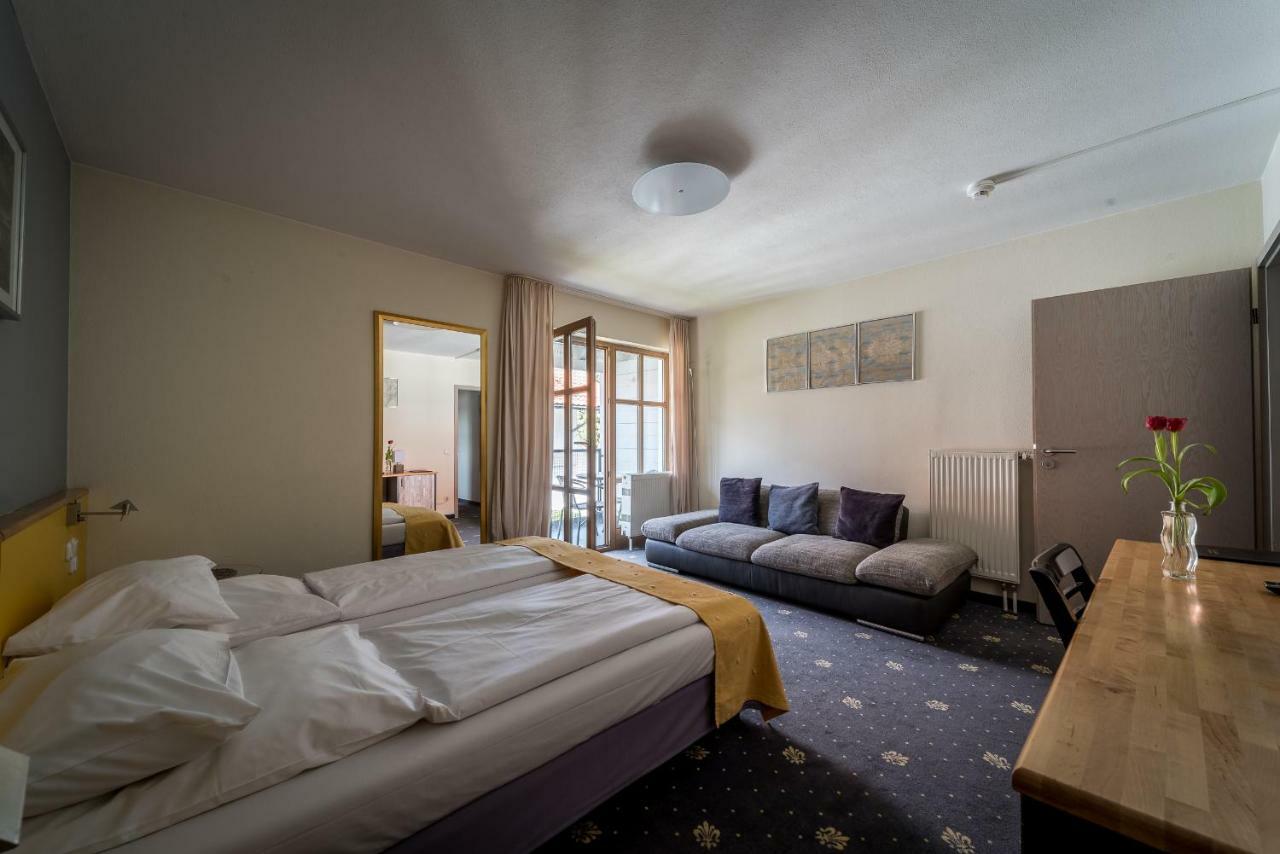 Sopherl Am See - Fruehstueck Auf Der Seeterrasse, Sehr Ruhig Und Wunderschoen Am See, 3 Minuten Nach Oberpfaffenhofen, Viele Radtouren, Restaurants & Cafes In Der Umgebung Weßling Εξωτερικό φωτογραφία